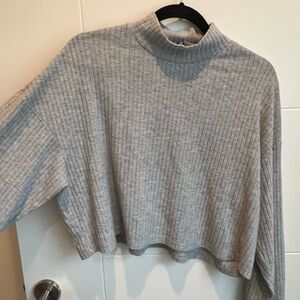 Cropped H&M sweater with high collar